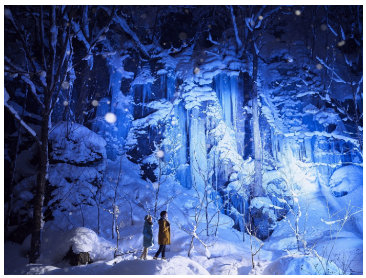【青森】「氷瀑ライトアップツアー」が12月より実施