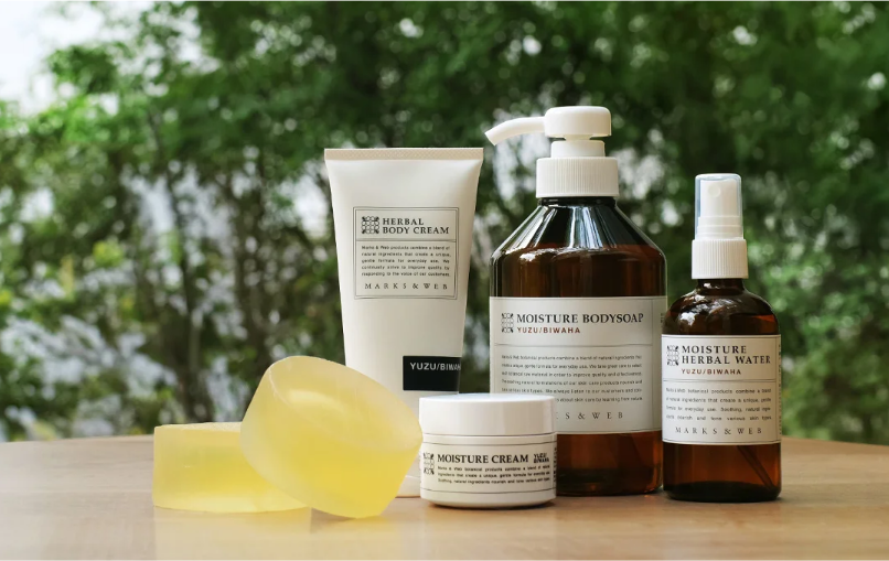 マークスアンドウェブ